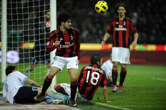 里程碑，国安后卫何宇鹏已在中超出战100场