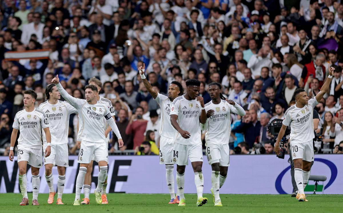 铁卫主场首球比肩C罗，曼联1-1西汉姆联，反超利物浦升英超第八